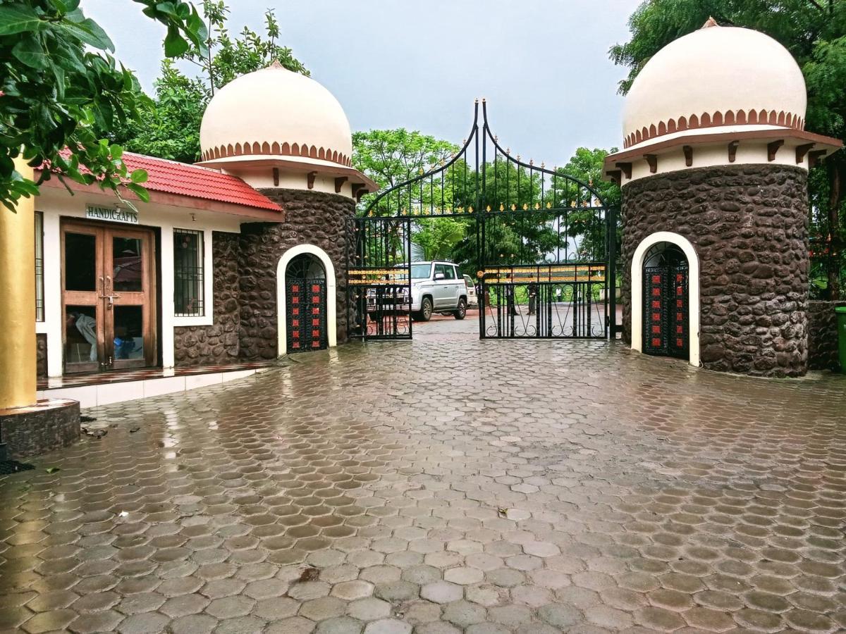 Ellora Heritage Resort Экстерьер фото